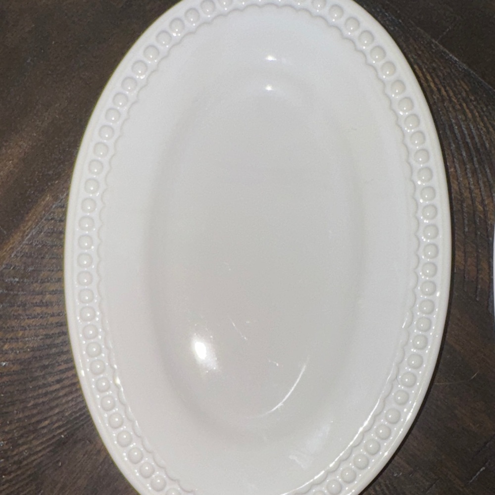 Pizzato handmade in italy White Serveware Set with Gravy Boat and Oval Platter - Picture 4 of 8